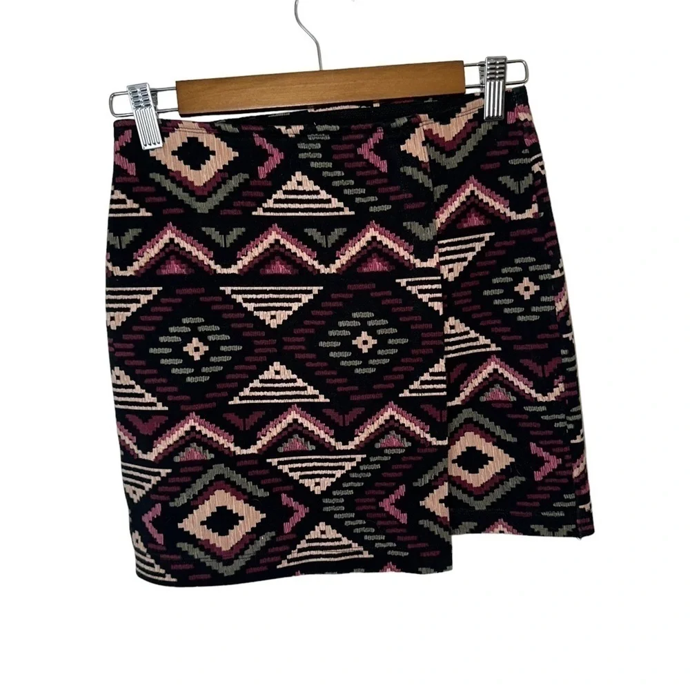 Hollister Aztec Geometric Print Black & Pink Mini Stretch Tube Skirt Size Small - Picture 3 of 6